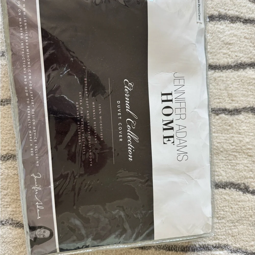 New - Jennifer Adams Home Queen Duvet Cover - Picture 3 of 3